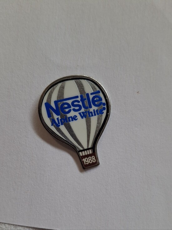 Vintage 1988 Nestlé Alpine White Hot Air Balloon Enamel Pin - White & Blue